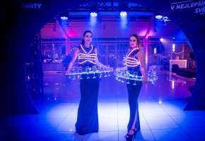 Speciální svítící hostesky