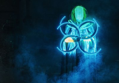 Světelná show s LED kostýmy