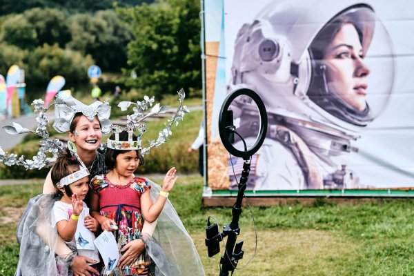 Bublinové víly - walking act na family day v Praze a 360 video point

